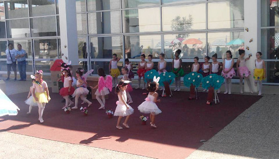 Espetáculo de Ballet infantil no jardim da Piscina de Pinhal Novo 